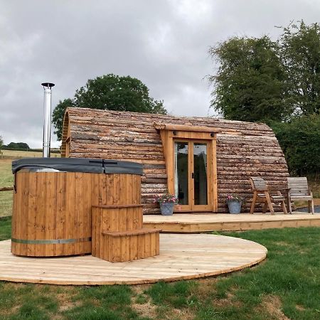 ホテル Delor - Bryntalch Glamping Pods モントゴメリー エクステリア 写真