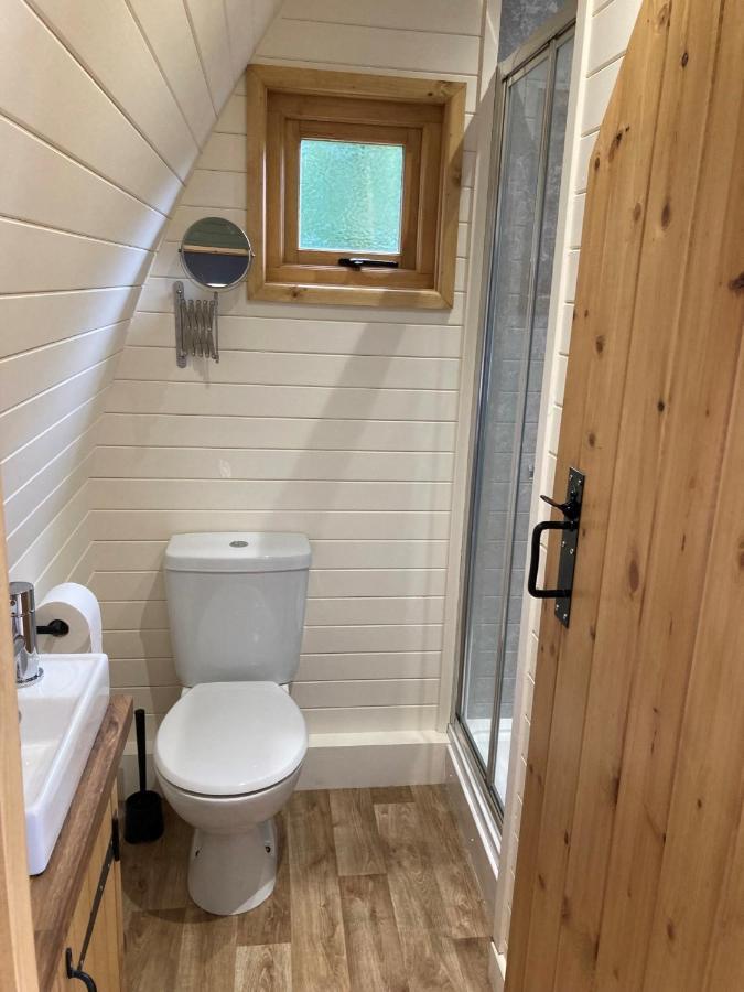 ホテル Delor - Bryntalch Glamping Pods モントゴメリー エクステリア 写真